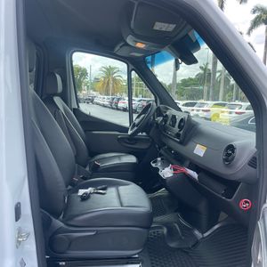 صورة 31 لـ 2024 Mercedes-BENZ SPRINTER 2500