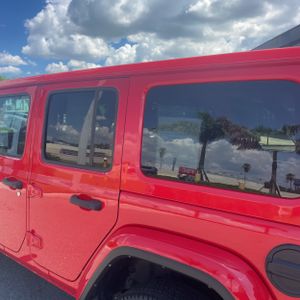 صورة 6 لـ 2025 JEEP WRANGLER SAHARA