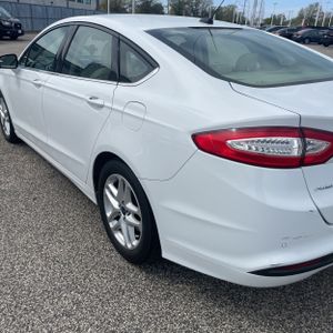 FORD FUSION SE - 6