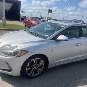 صورة 2 لـ 2017 Hyundai ELANTRA LIMITED
