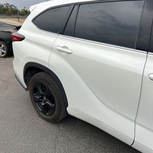 صورة 57 لـ 2021 Toyota HIGHLANDER L