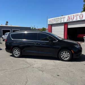 CHRYSLER VOYAGER LXI - 10