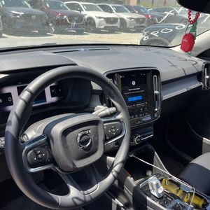 2023 Volvo XC40 B5 ULTIMATE DARK THEME thumbnail 35