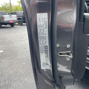 2019 JEEP CHEROKEE LIMITED — миниатюра 54