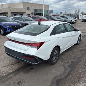 HYUNDAI ELANTRA SEL - 8