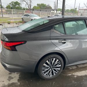 NISSAN ALTIMA SV FWD - 9