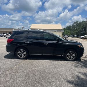 2017 Nissan PATHFINDER SV — фото 10