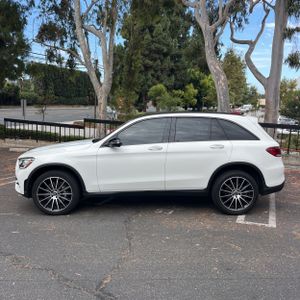 صورة 3 لـ 2022 Mercedes-BENZ GLC