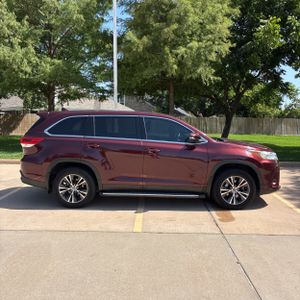 صورة 10 لـ 2019 Toyota HIGHLANDER LE PLUS