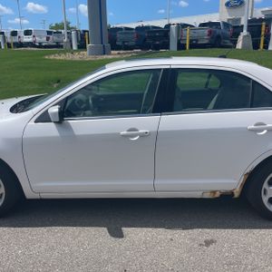FORD FUSION SE - 4