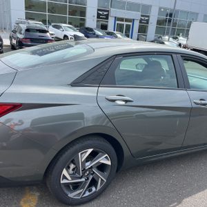 HYUNDAI ELANTRA SEL SPORT - 9