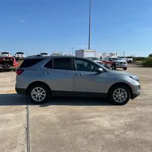 صورة 10 لـ 2023 Chevrolet EQUINOX LT