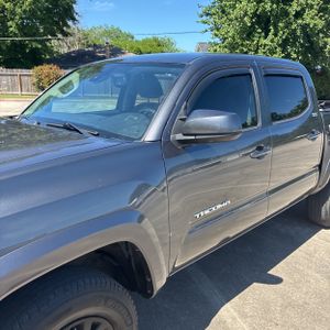 Toyota Tacoma SR5 V6 - 2