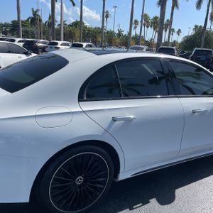 صورة 9 لـ 2024 Mercedes-BENZ E 350