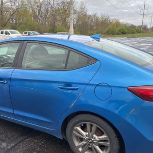 HYUNDAI ELANTRA SE - 6