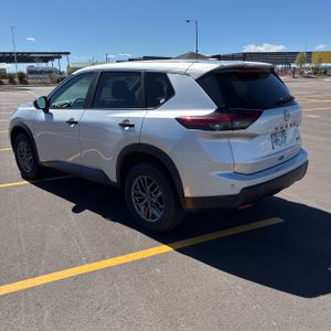NISSAN ROGUE S INTELLIGENT AWD - 5