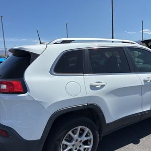 صورة 9 لـ 2017 JEEP CHEROKEE LATITUDE