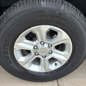 2019 Toyota 4RUNNER SR5 — миниатюра 19