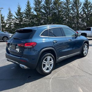 MERCEDES-BENZ GLA - 8