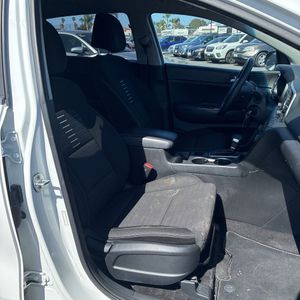 صورة مصغرة 32 لـ 2018 KIA SPORTAGE LX