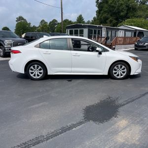 2023 Toyota COROLLA LE photo 10