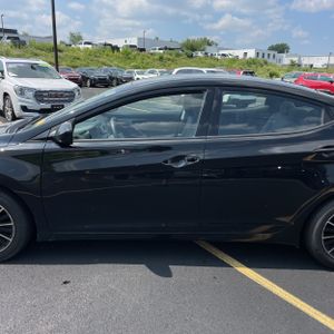صورة 4 لـ 2016 Hyundai ELANTRA SE