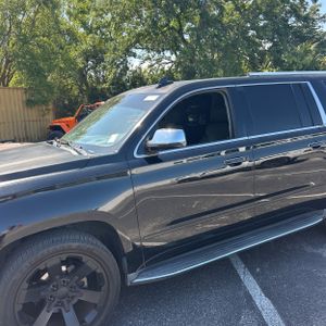 CHEVROLET SUBURBAN LTZ - 2