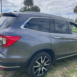 HONDA PILOT TOURING W/REAR CAPTAIN'S CHAIRS - 9