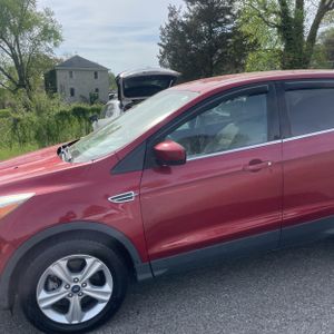 FORD ESCAPE SE - 2