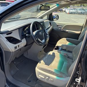 2015 Toyota SIENNA XLE 8-PASSENGER 缩略图 32