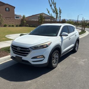 HYUNDAI TUCSON SE - 1