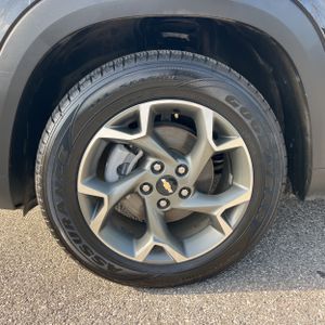 2025 Chevrolet TRAX LT thumbnail 17