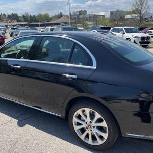 MERCEDES-BENZ E-CLASS - 6