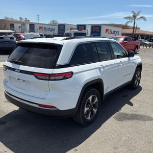 صورة 8 لـ 2024 JEEP GRAND CHEROKEE 4XE