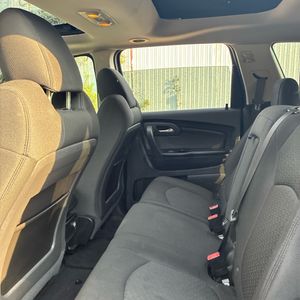2010 Chevrolet TRAVERSE LT photo 34