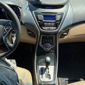 2013 Hyundai ELANTRA GLS — миниатюра 36