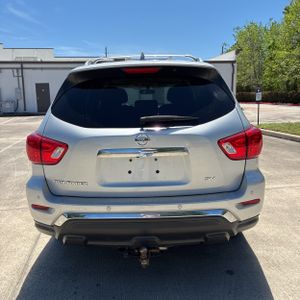 Nissan Pathfinder SV - 7