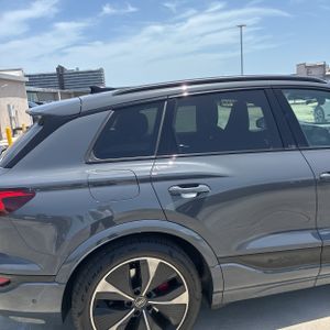 صورة 9 لـ 2025 AUDI SQ6 E-TRON PRESTIGE