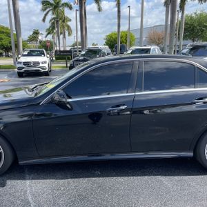 MERCEDES-BENZ E-CLASS - 4