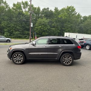 2017 JEEP GRAND CHEROKEE OVERLAND — фото 3