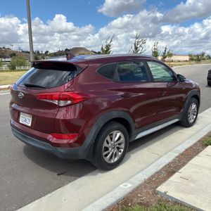 HYUNDAI TUCSON SE PLUS - 8