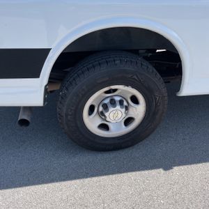 2022 Chevrolet EXPRESS 3500 — миниатюра 18