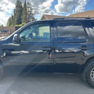 CHEVROLET TAHOE LS - 4