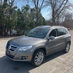 VOLKSWAGEN TIGUAN S 4MOTION - 1