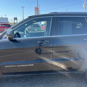 JEEP GRAND CHEROKEE LAREDO - 4