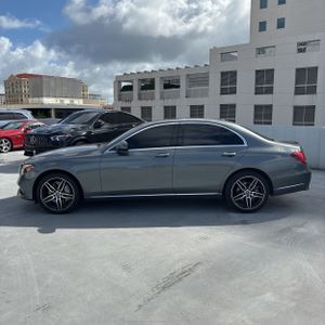 MERCEDES-BENZ E-CLASS - 3