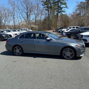 MERCEDES-BENZ E-CLASS - 10