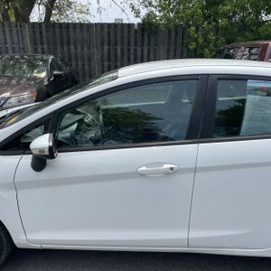 FORD FIESTA SEL - 4