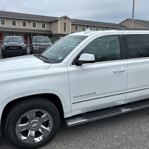 CHEVROLET SUBURBAN LT - 2