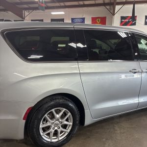 CHRYSLER PACIFICA TOURING L - 9